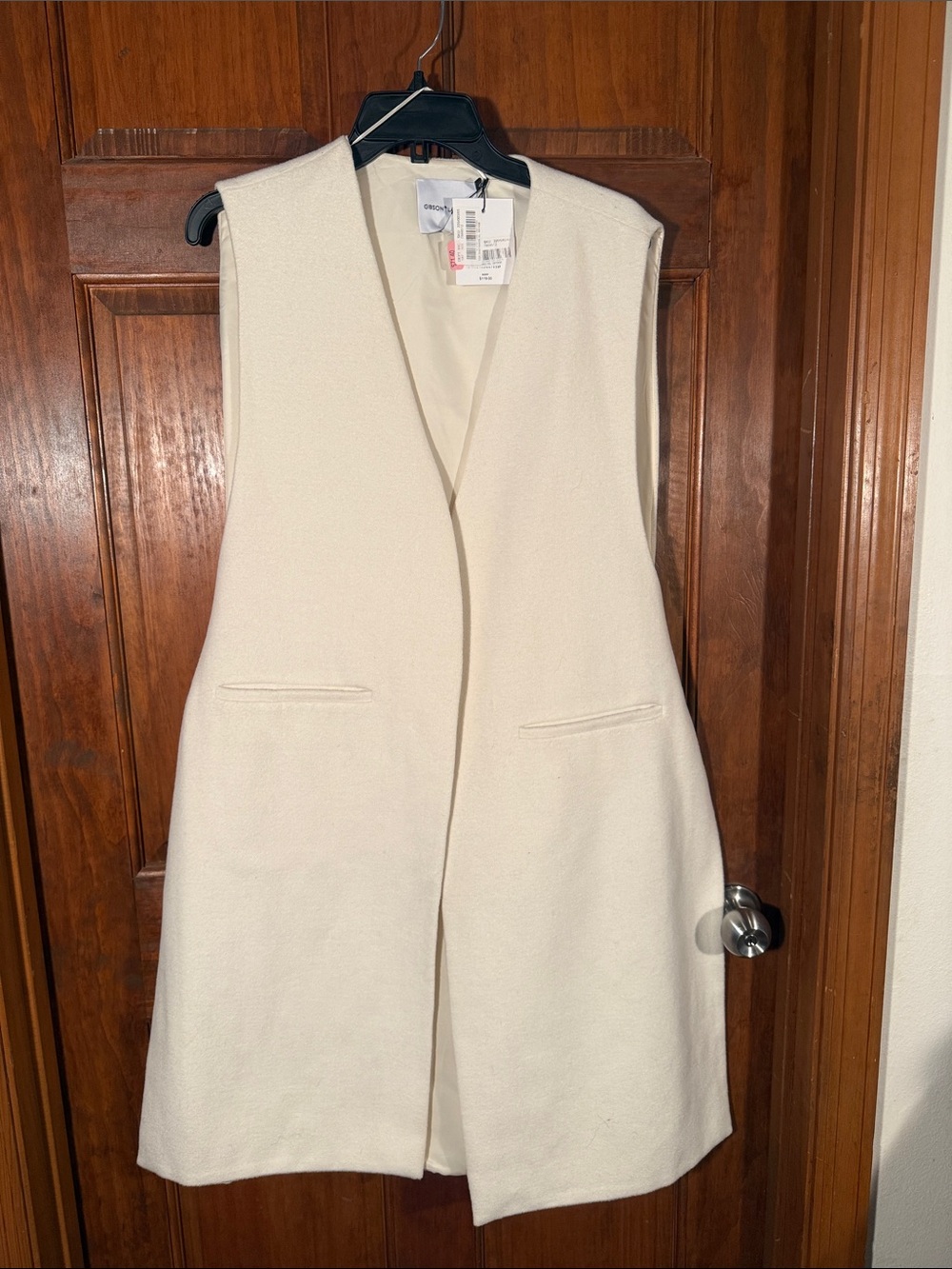 Gibson and Latimer cream long vest topper